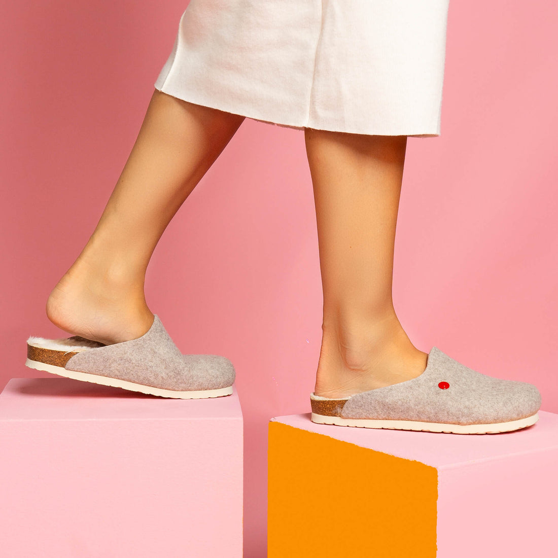 Helsinki Beige Clogs 